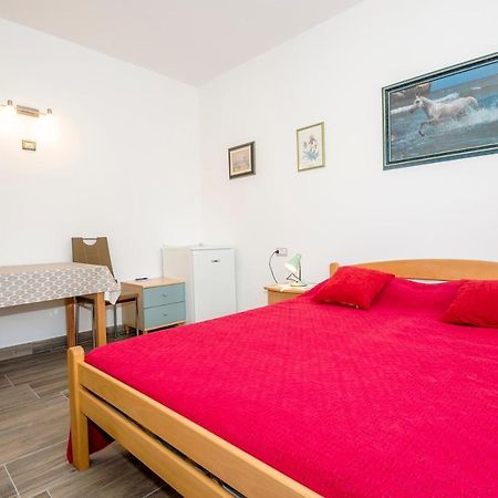 Guest House Ab Adria Home ロヴィニ エクステリア 写真