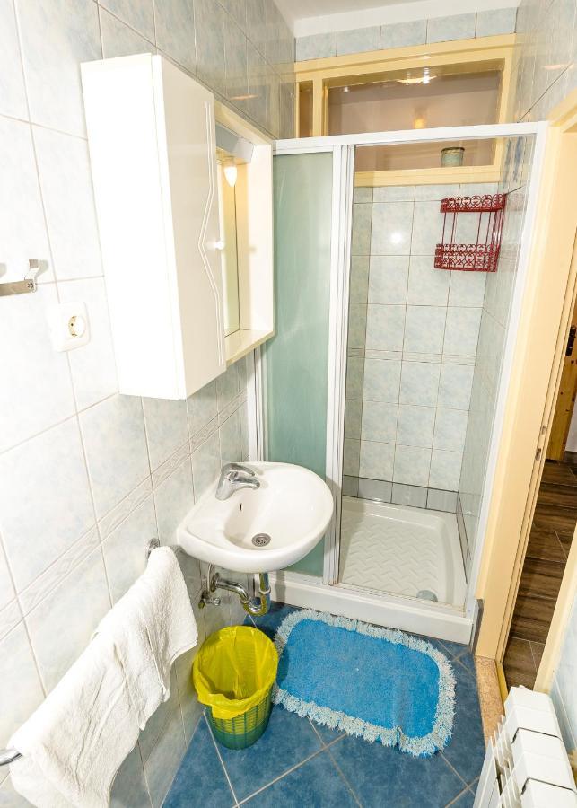 Guest House Ab Adria Home ロヴィニ エクステリア 写真